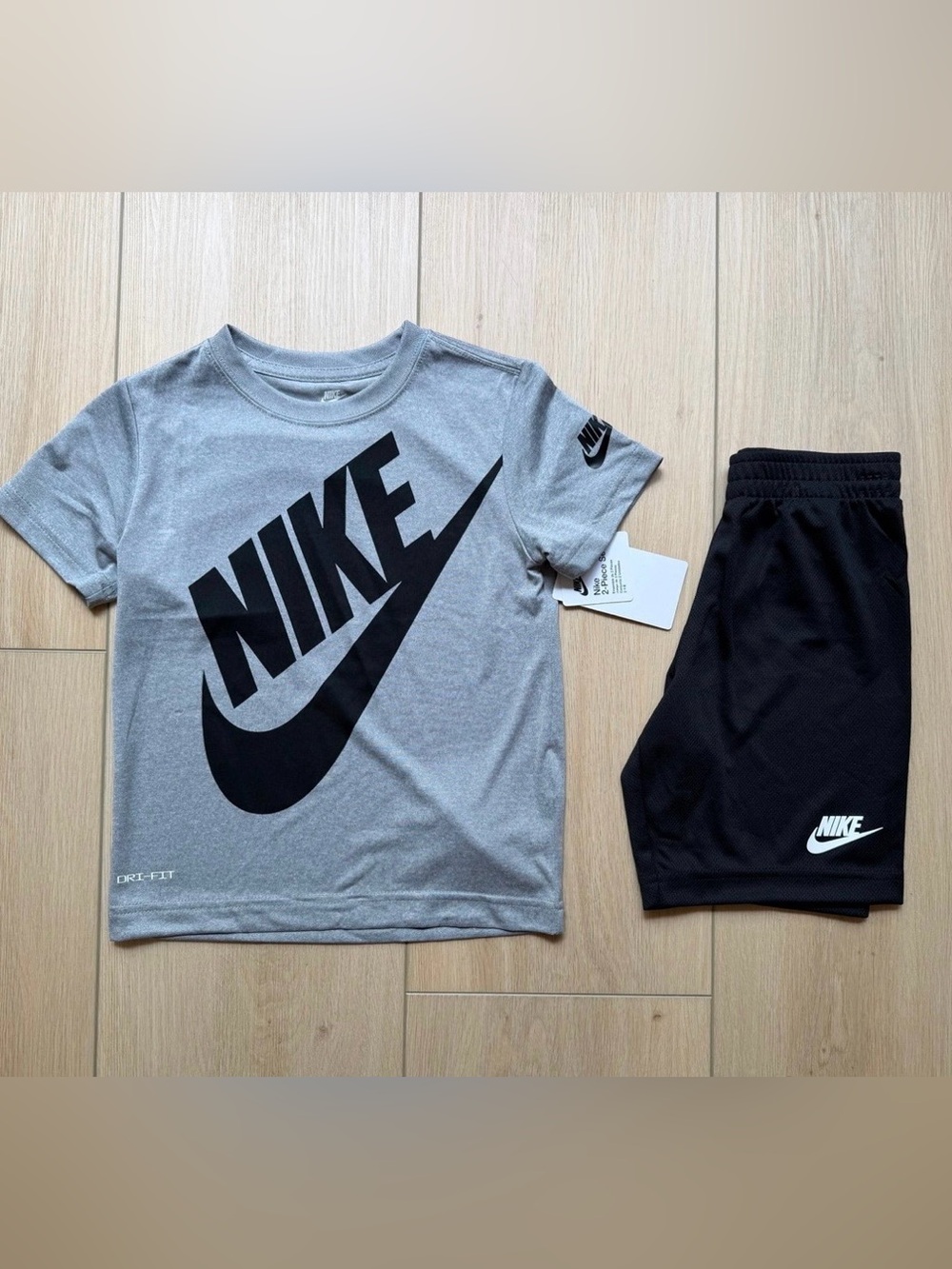 NWT Boys Nike Set size 6